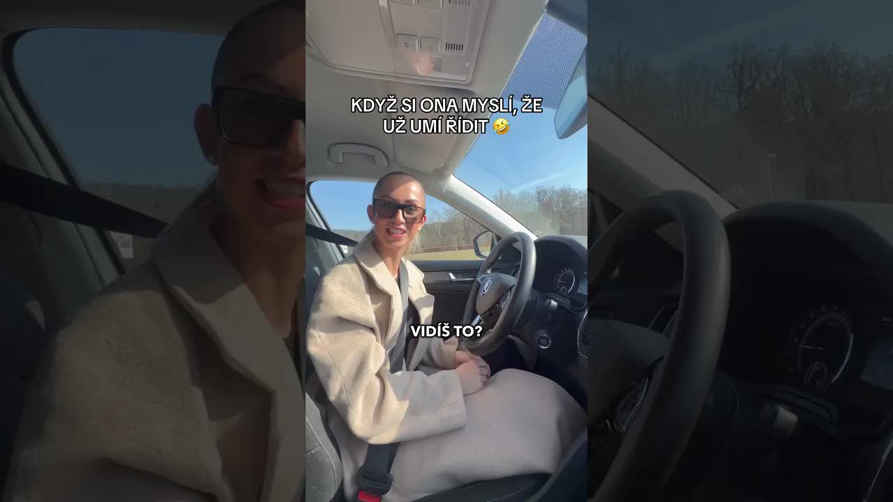 Když holka řídí a skvěle zabrzdí