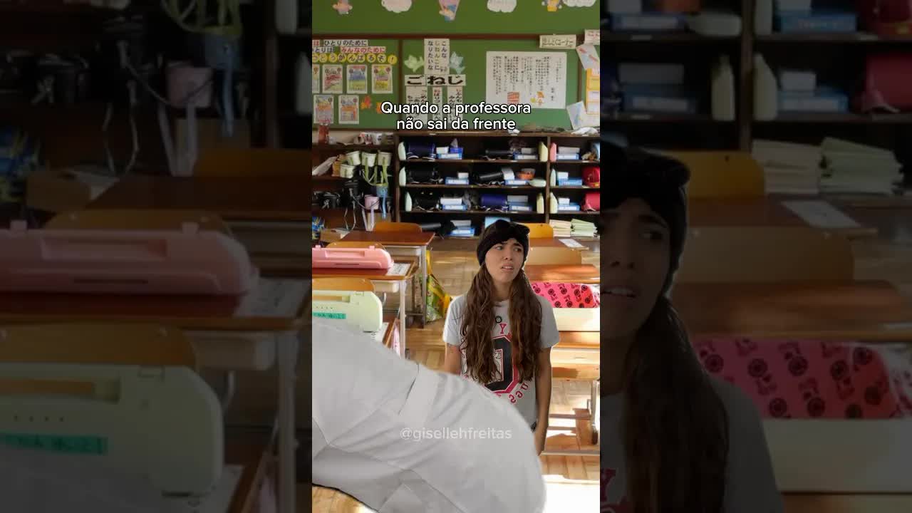 Quando a professora não sai da frente