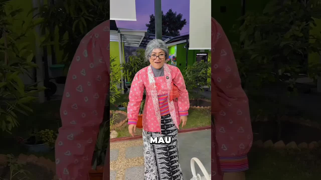 Nenek Memberi Ikan Rusak untuk Bobi