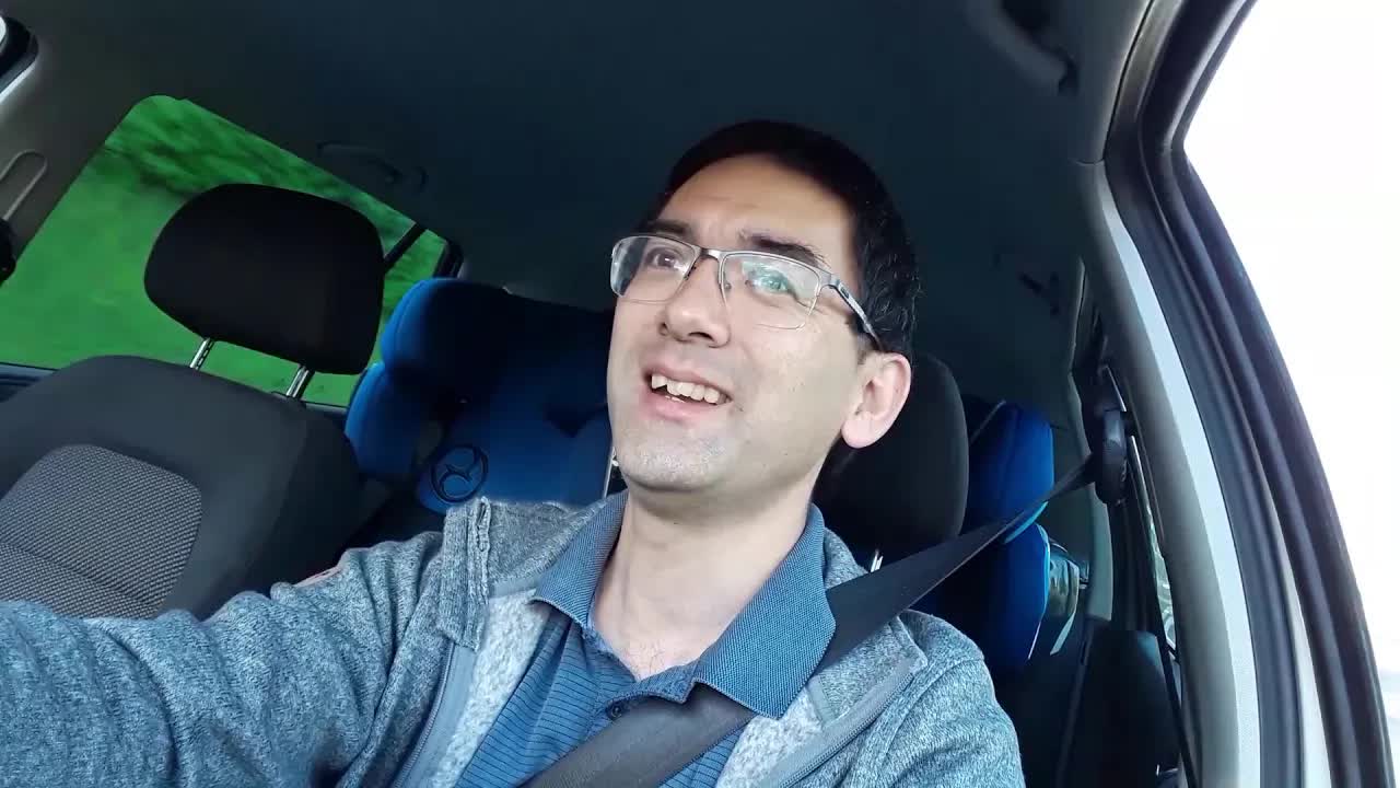 Mi babilas kaj montras al vi eksperimentojn