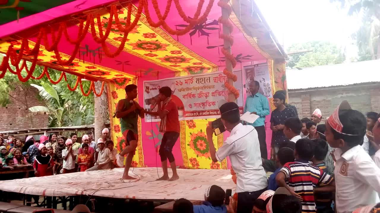 একজন ভদ্র মানুষের সাথে অশালীন আচরণ
