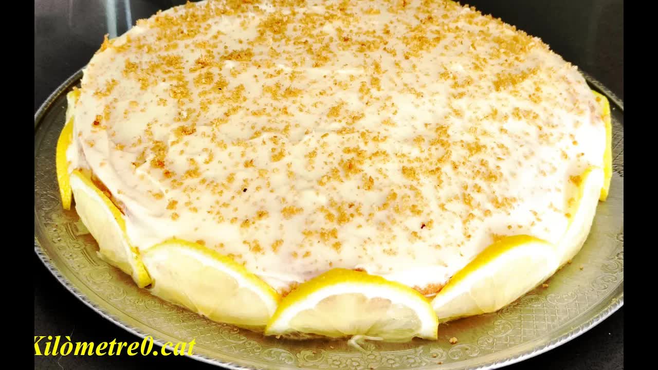 Preparació de pastís de mimosa de llimona