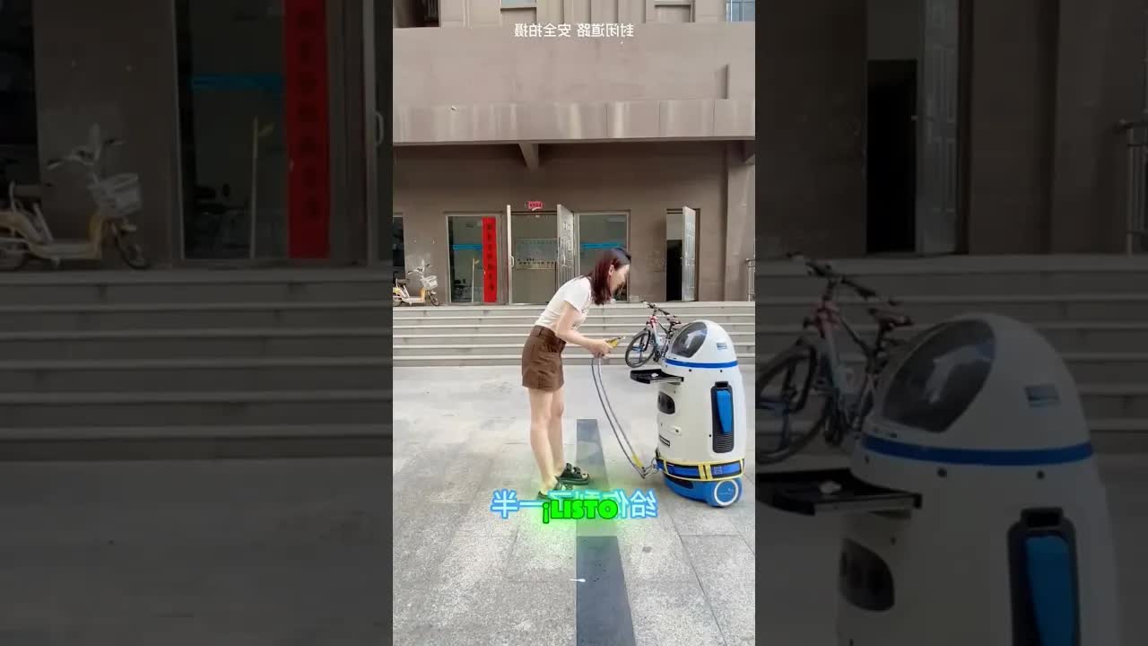 Un robot comparte sus snacks con una niña