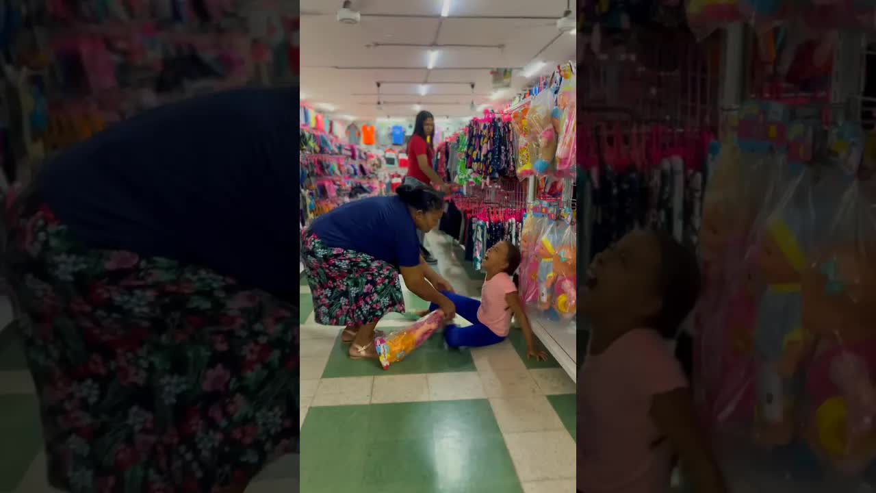 La venganza de la abuela por el juguete