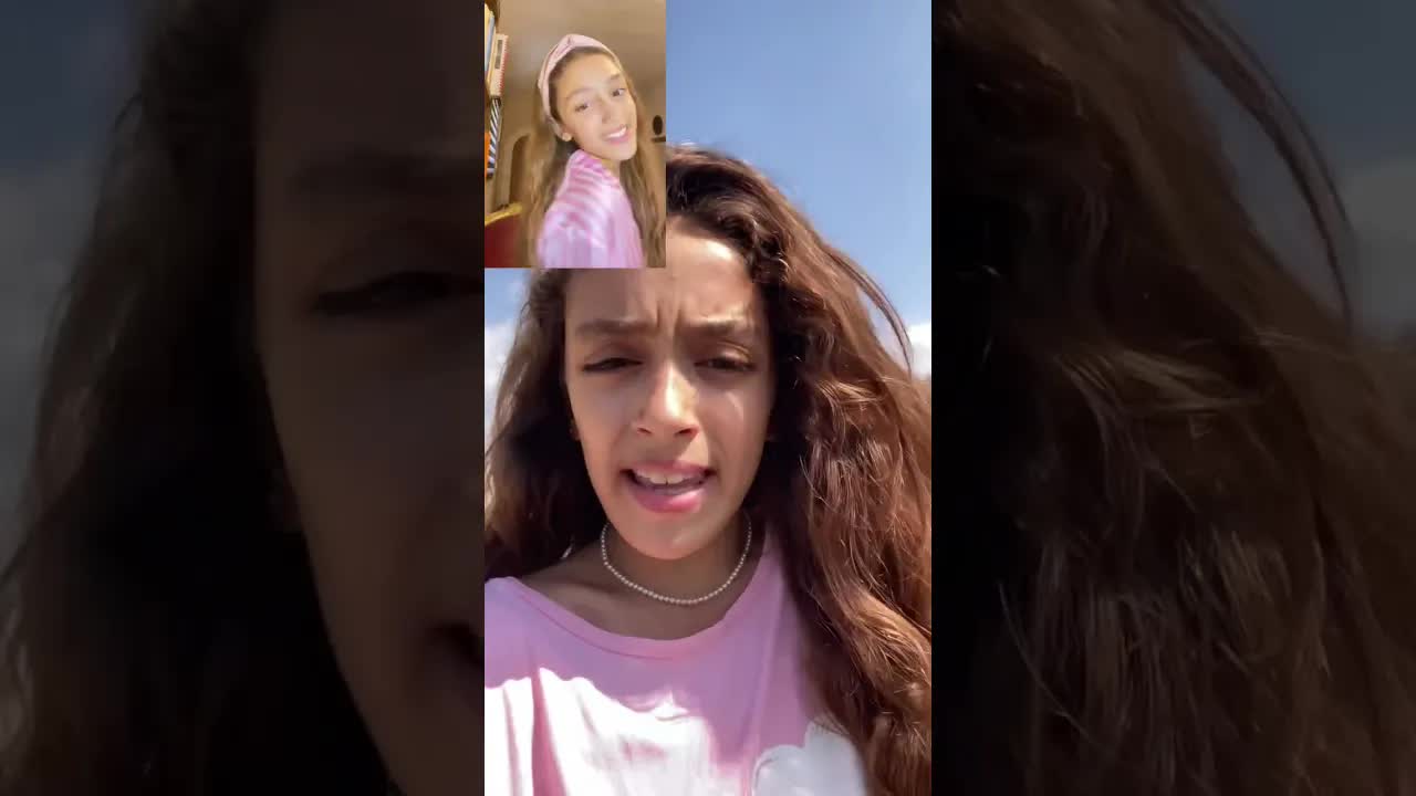 الطفل يرفض إعطاء الهاتف لماما