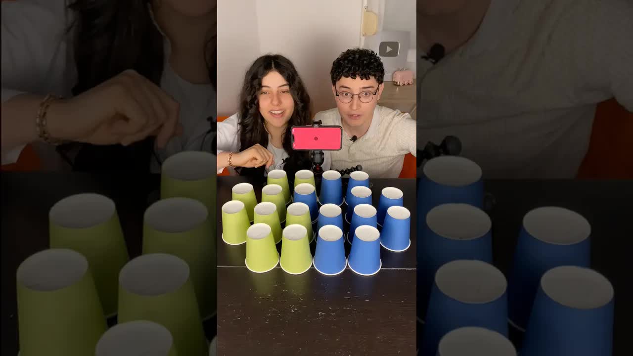 Partie de jeu de société fun entre couple