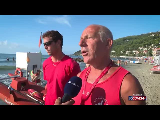 Bagnino muore salvando un uomo in difficoltà