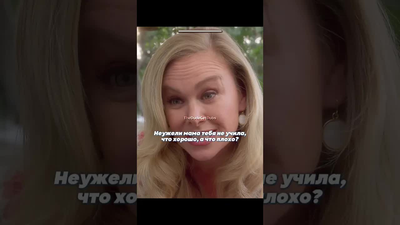 Девочка продает коробки ради собаки