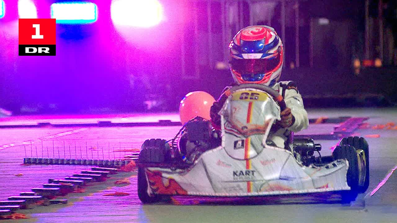 11-årig Danmarksmester smadrer balloner med gokart