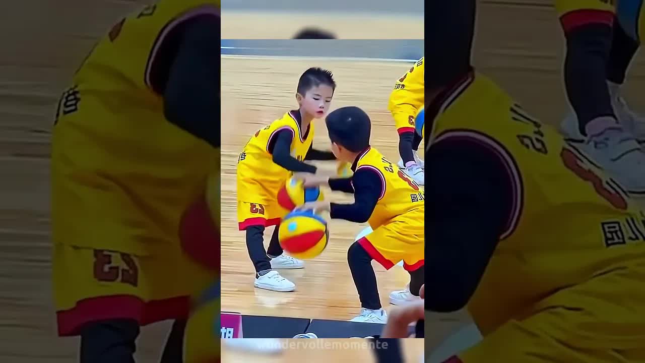 Als ein Ball verloren ging, zeigte sich echte Freundschaft