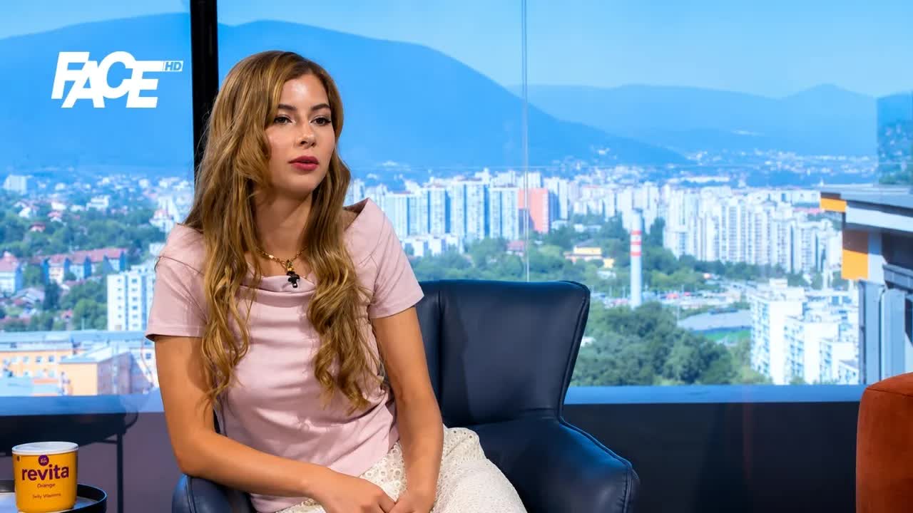 Upoznajmo Emiru Nur, bosansku Lanu Del Rey