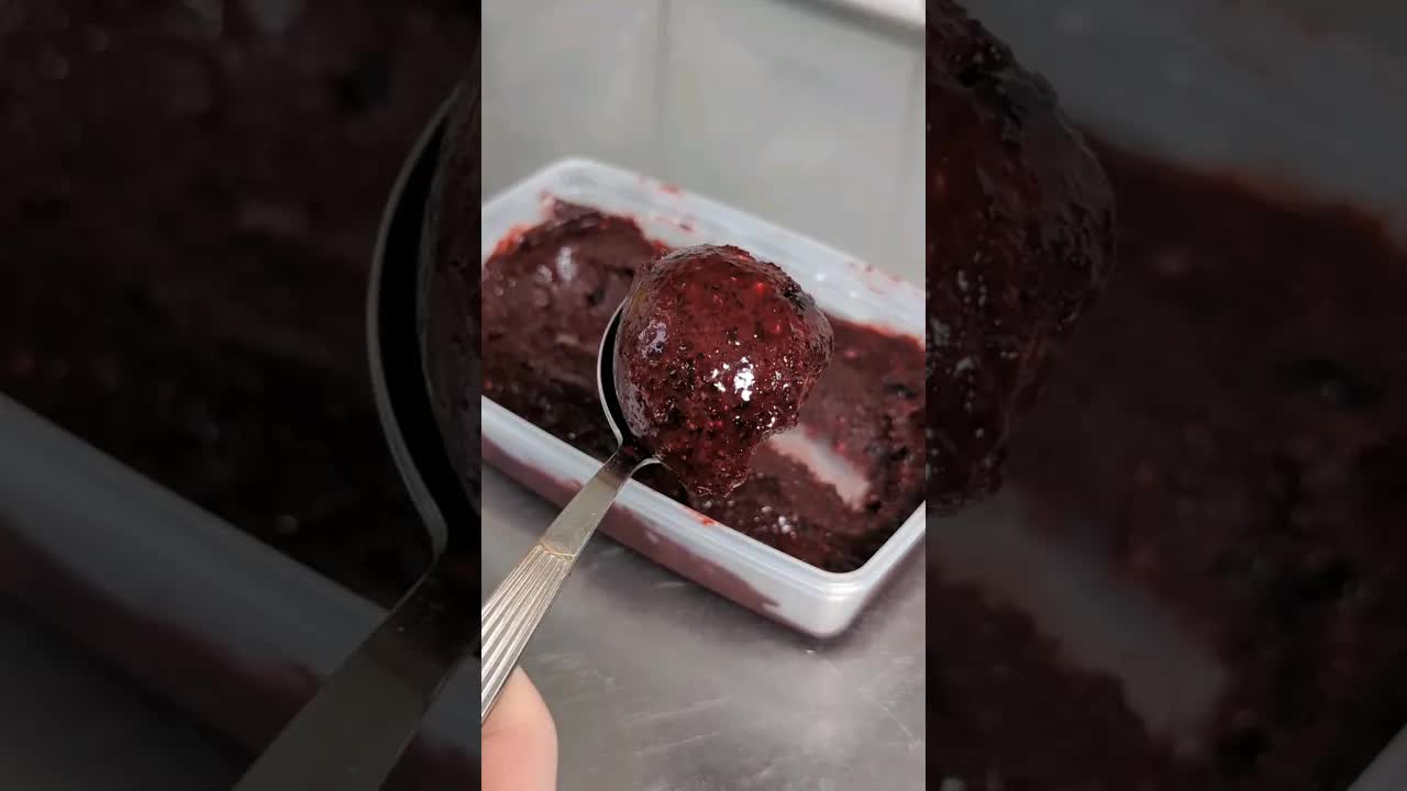 Enkel blåbärsglass på en minut