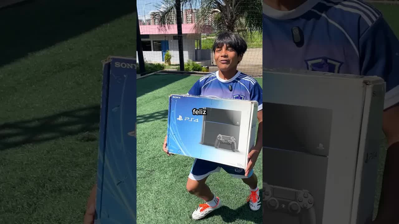 Feliz cumpleaños con PlayStation y amigos