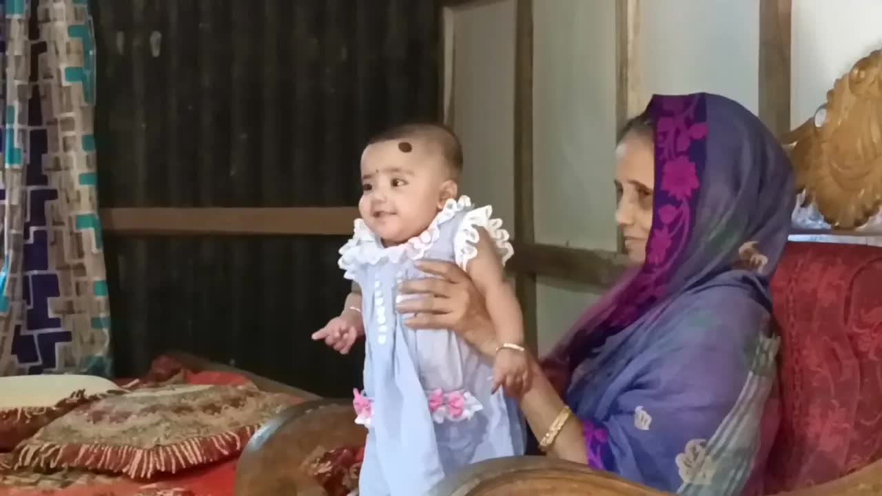 বাড়িতে সবাই মিলে খাওয়া-দাওয়া