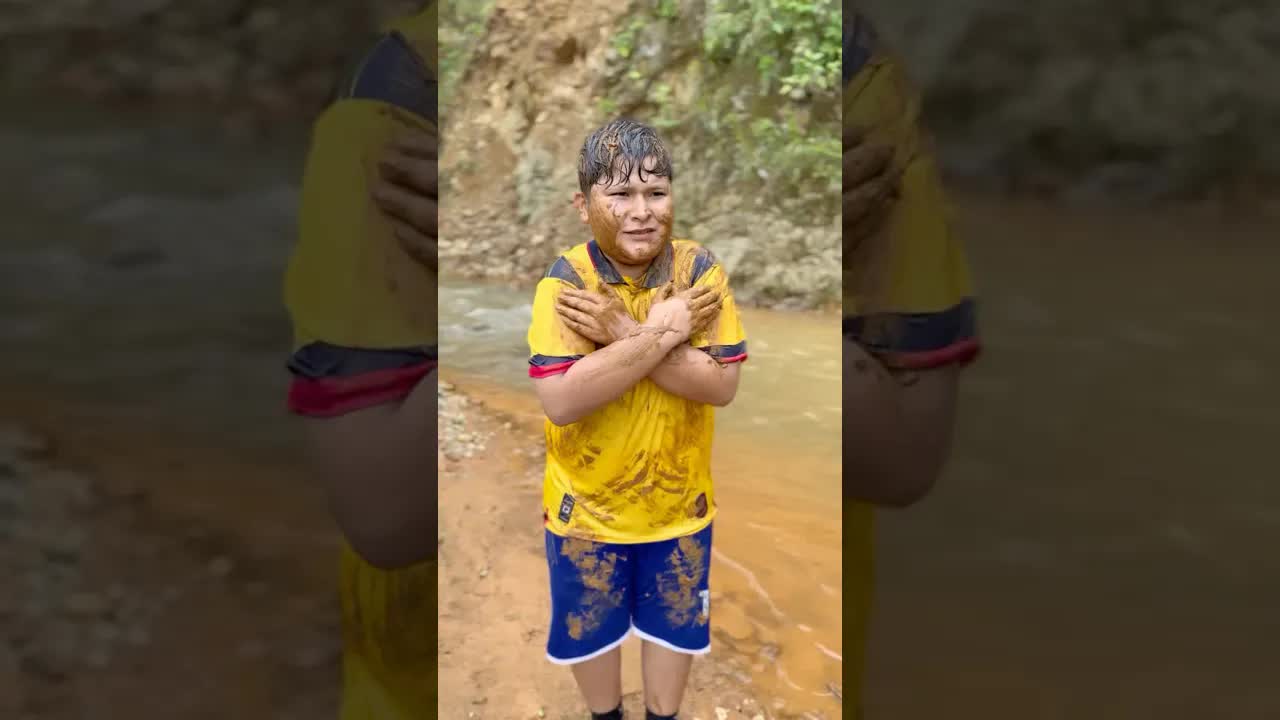 Michael no quiere bañarse y tiene frío