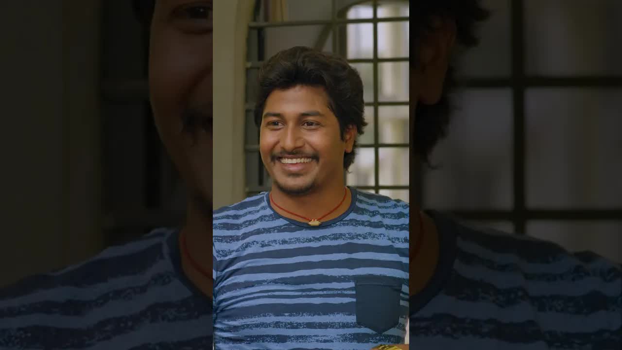 सचिव जी अपनी किताबें क्यों बेच रहे हैं?