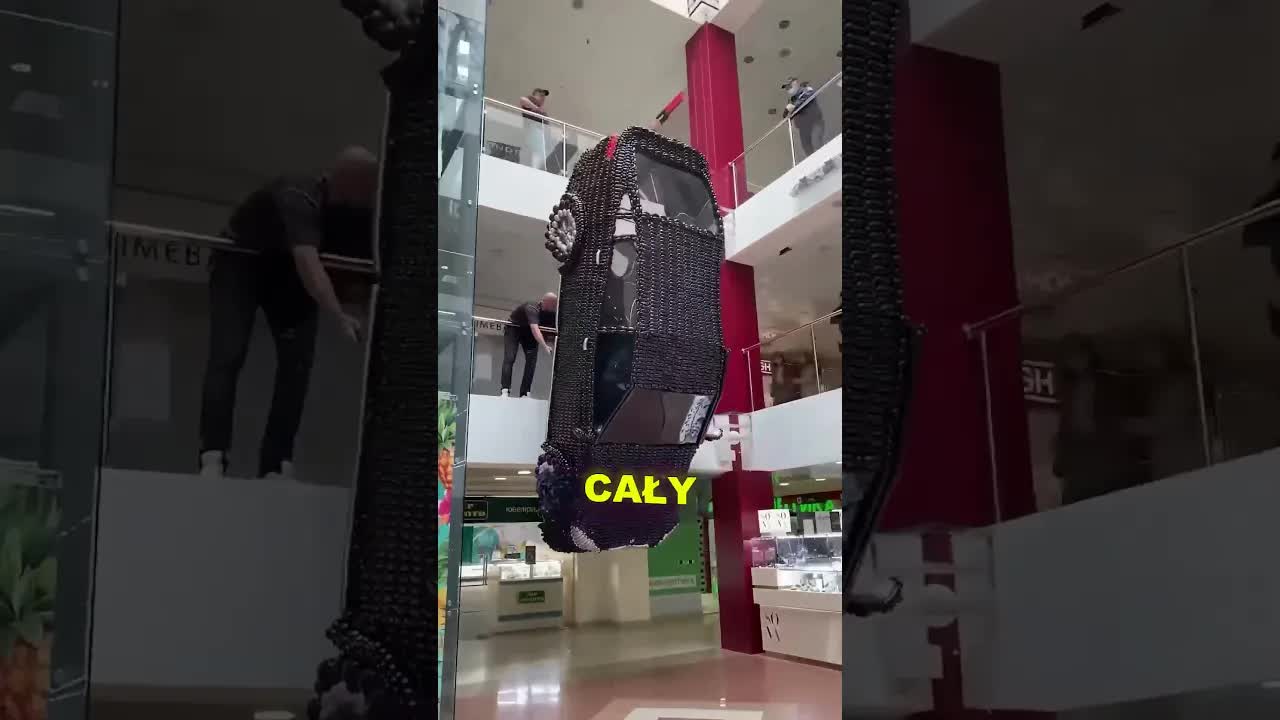 Stworzyli samochód z balonów