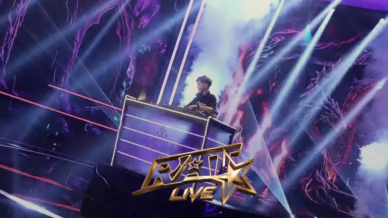 DJ Sebic impresionează în semifinală