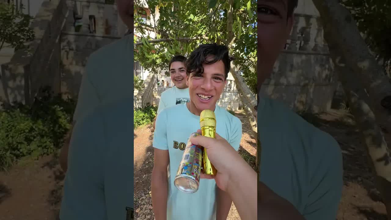 من يمتلك الصوت الذهبي؟