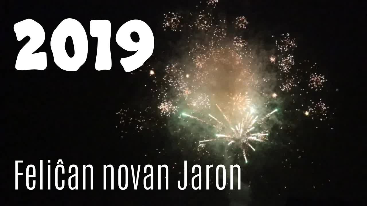 Bonan Novjaron 2019 kaj piroteknikaĵoj