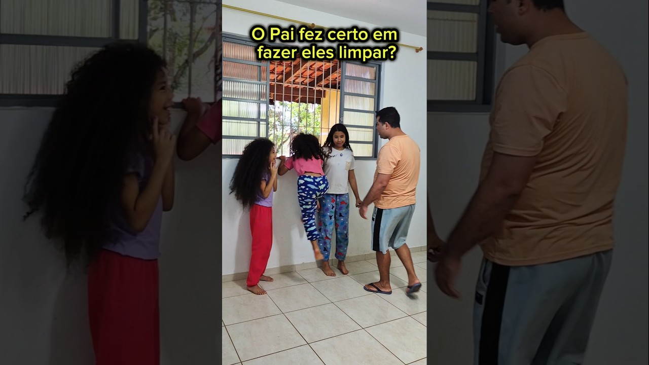 Pai ensina filhos a limpar janela suja