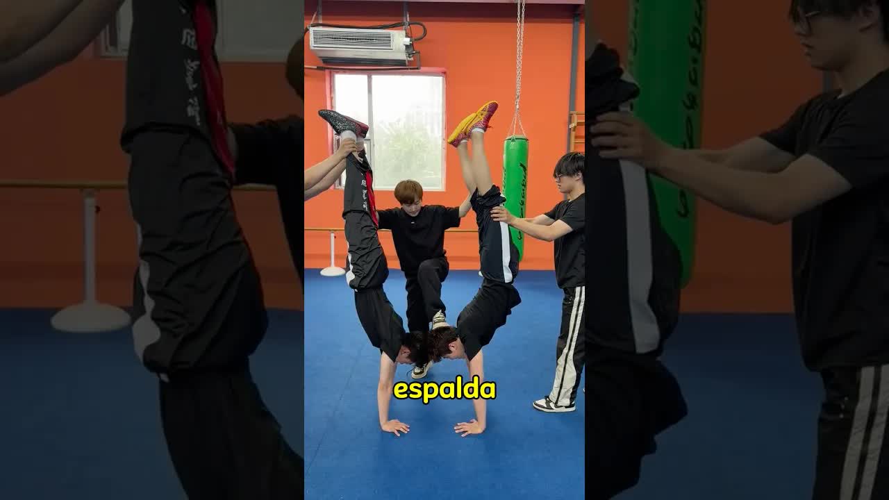 Escena de práctica de artes marciales