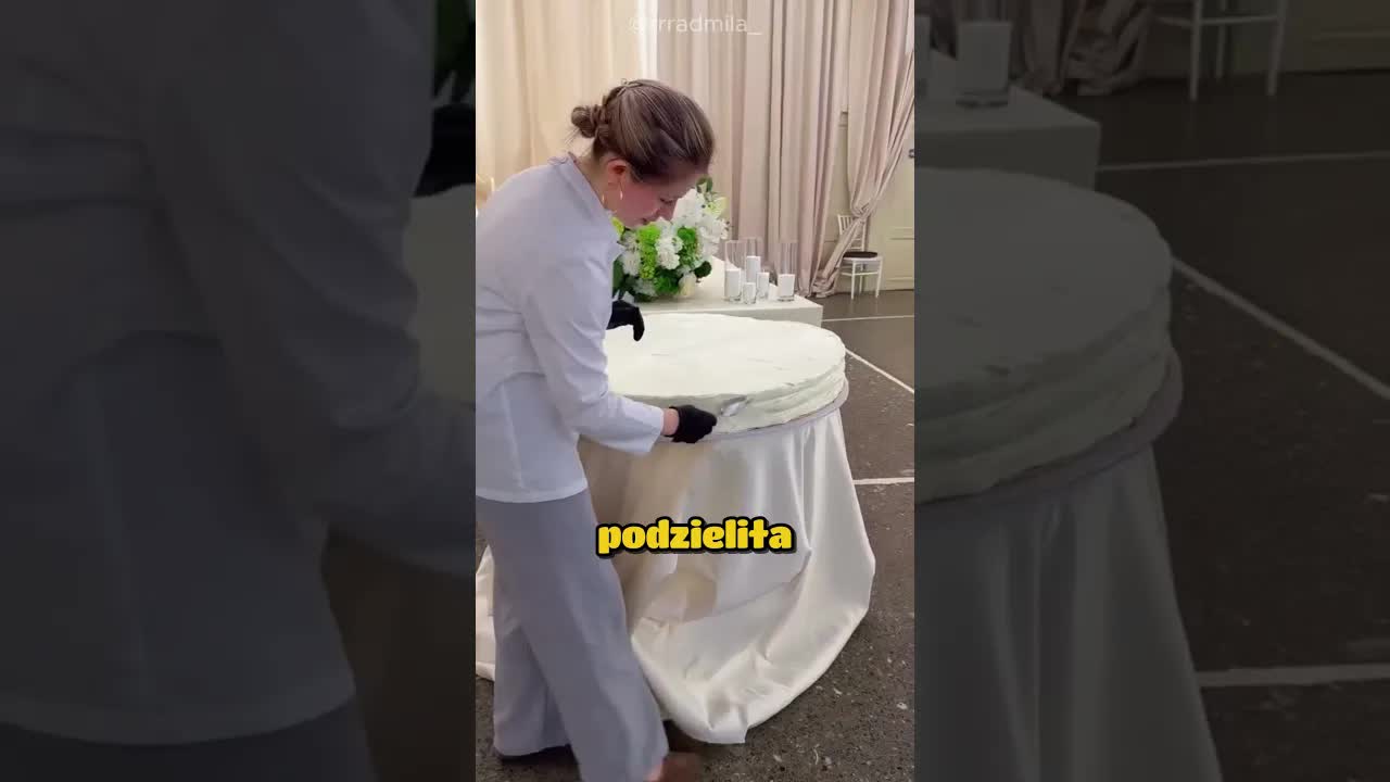 Jak wnieść ogromny tort do środka