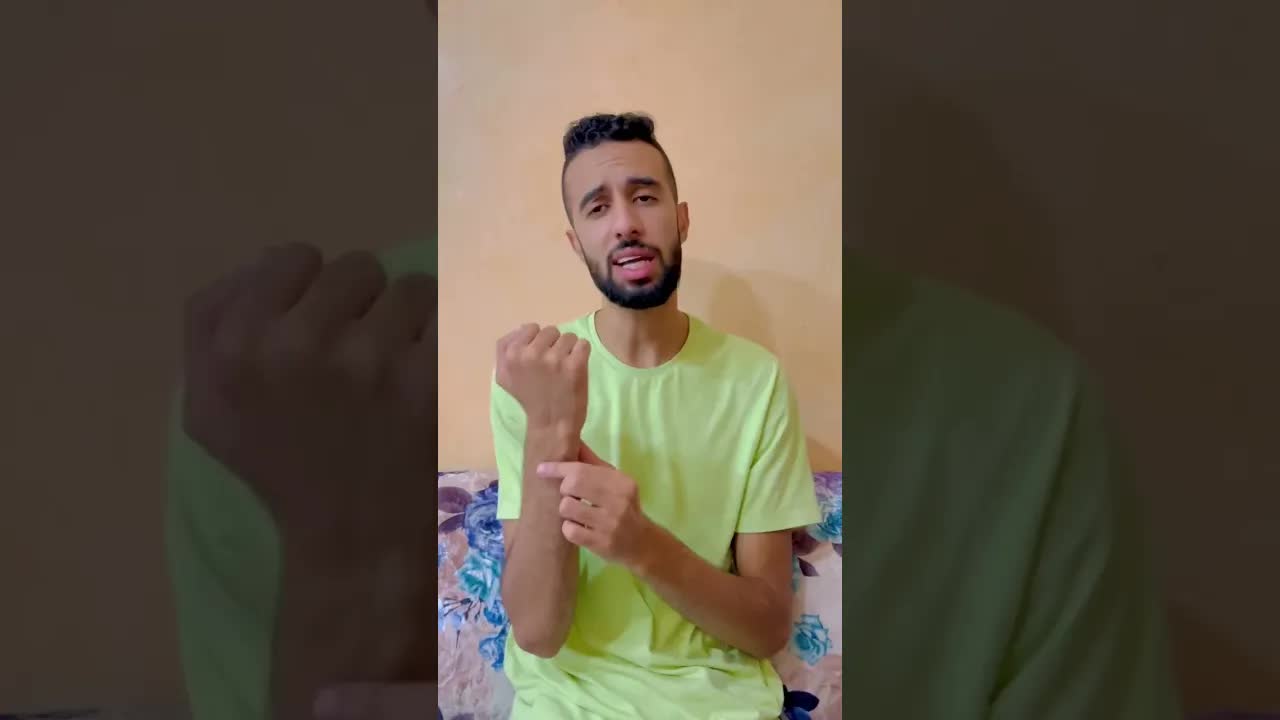 البنت كتكدب على باباها باش تنجيه