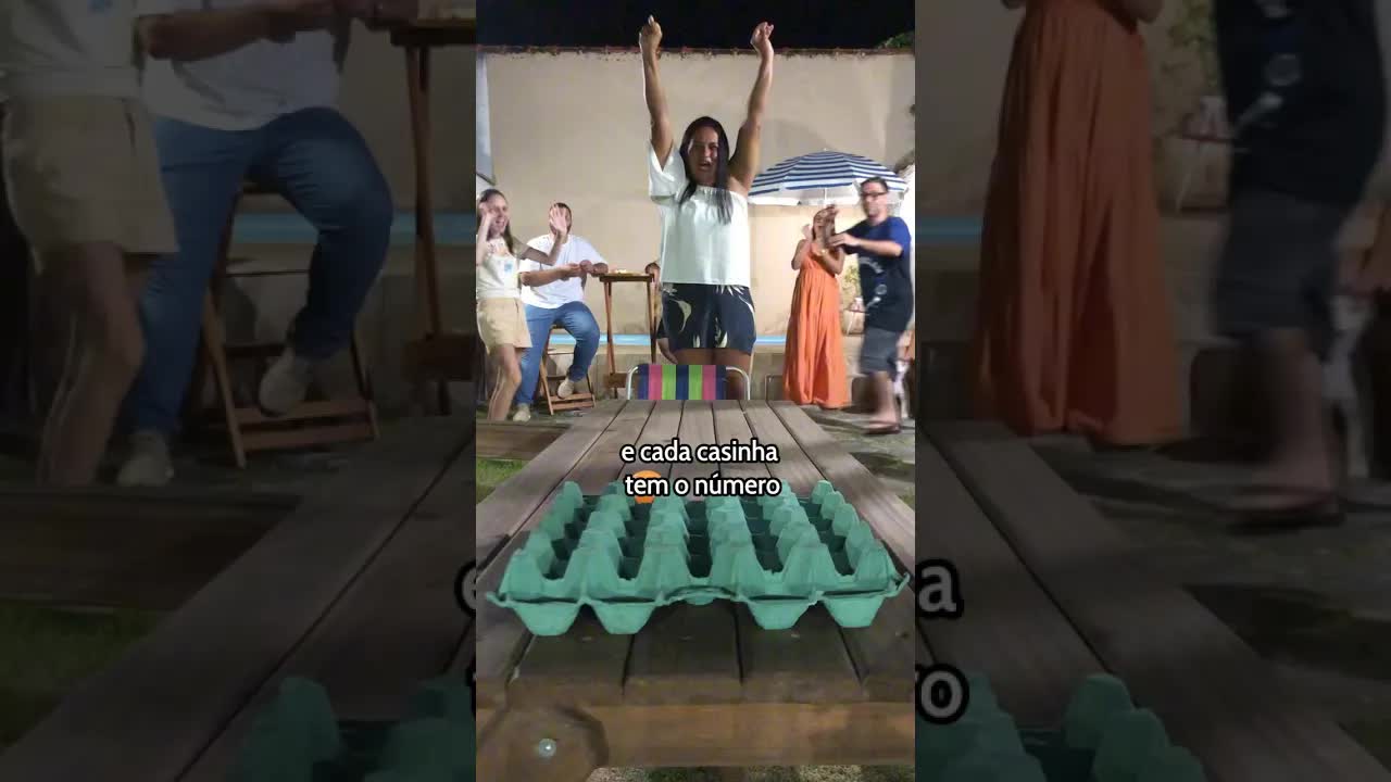 Brincadeira de Natal com Caixa de Ovos e Ping-Pong