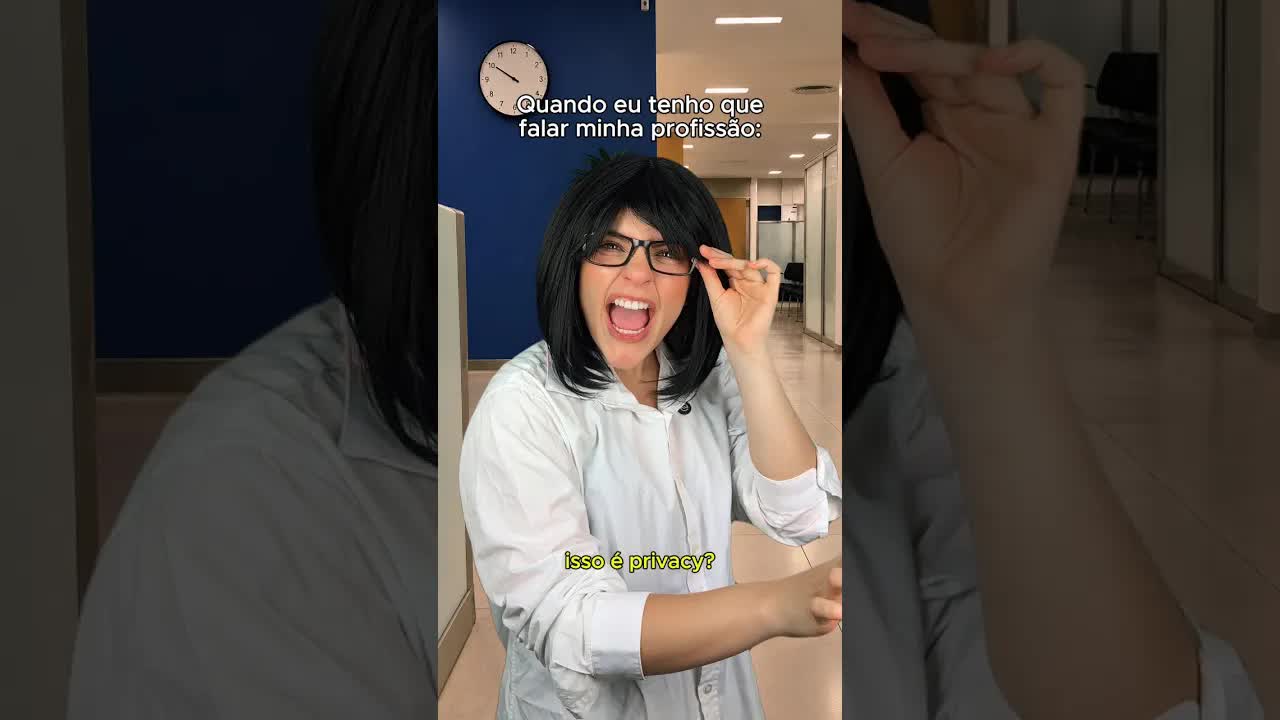 Humor sobre profissão de influenciadora digital