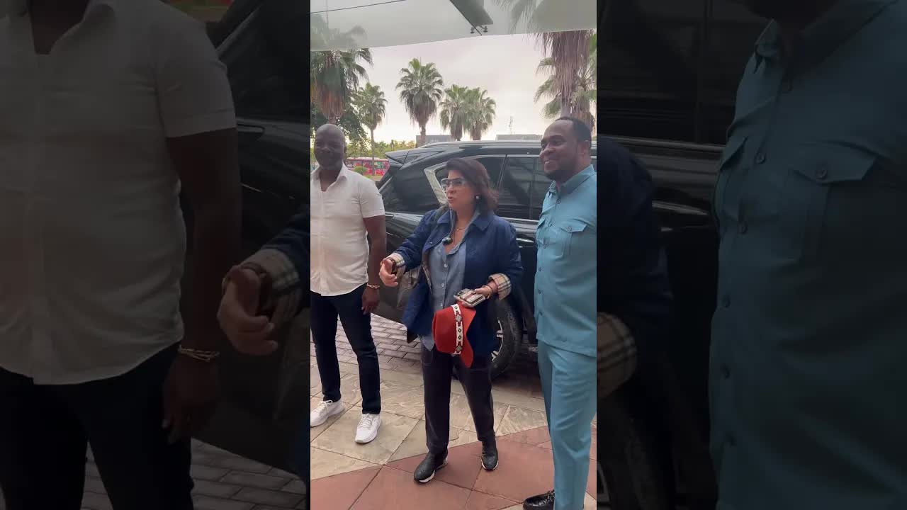 Roberta Miranda anuncia turnê Infinito Infinito em Angola