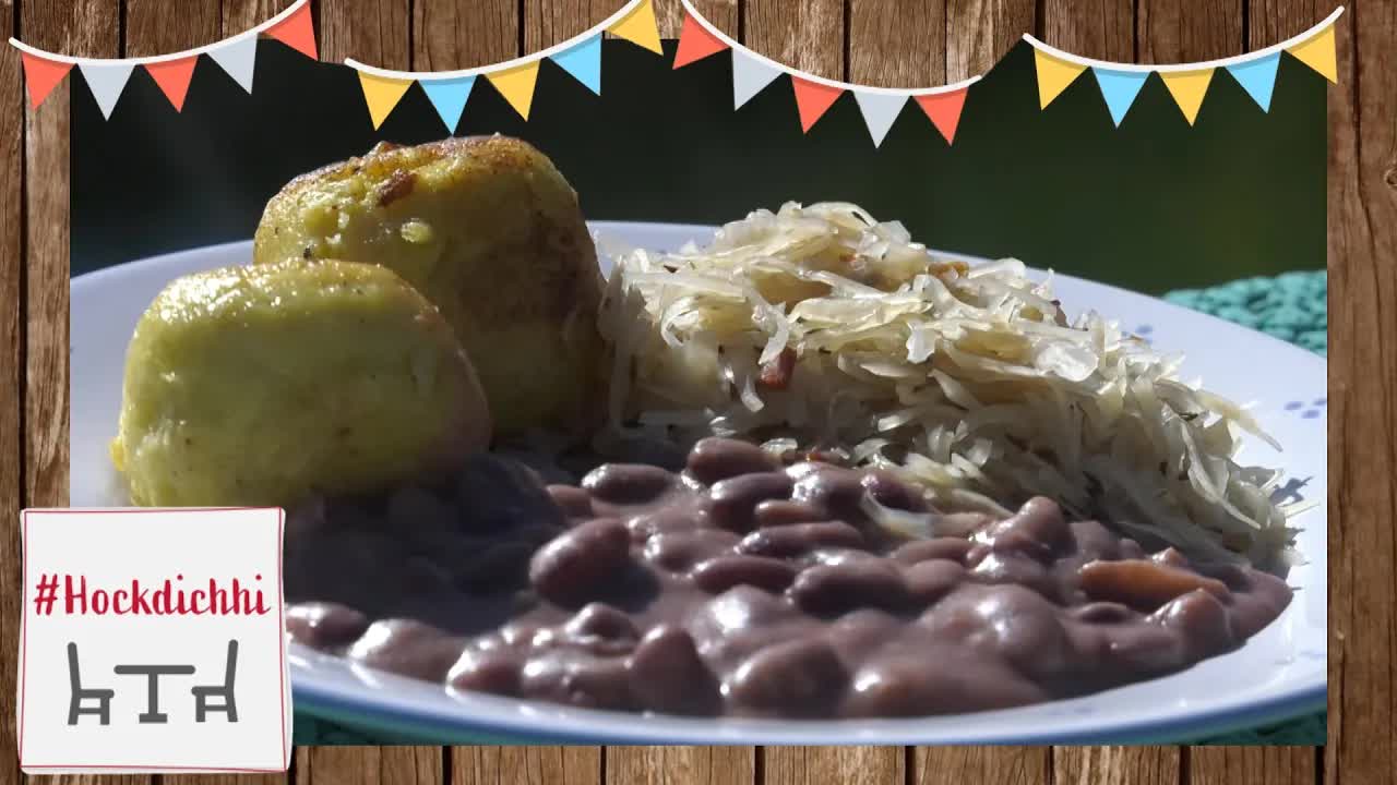 Traditionelle fränkische Küche mit Scharreklöß und Dämpfkraut