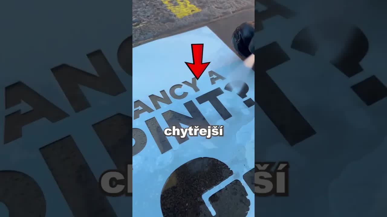 Chytrý trik s reklamou na chodníku