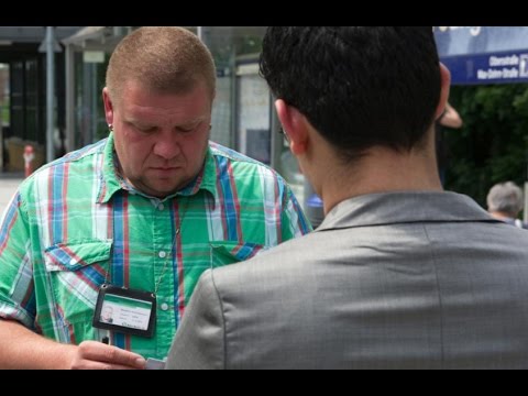 Wie ein syrischer Flüchtling mir im Zug half