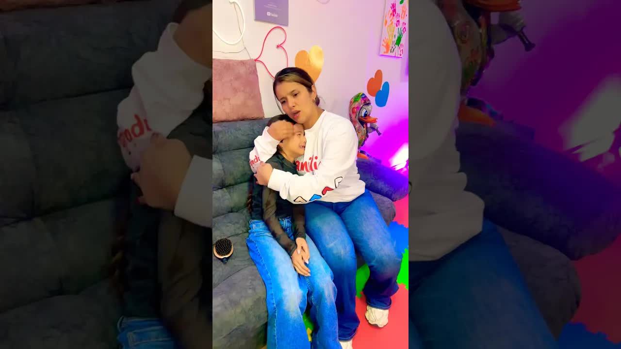 La niña extraña a su papá
