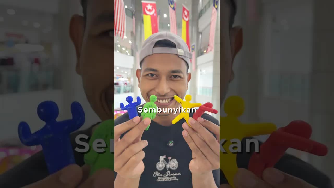 Aku Sembunyi Mainan Warna-warni di Pasaraya