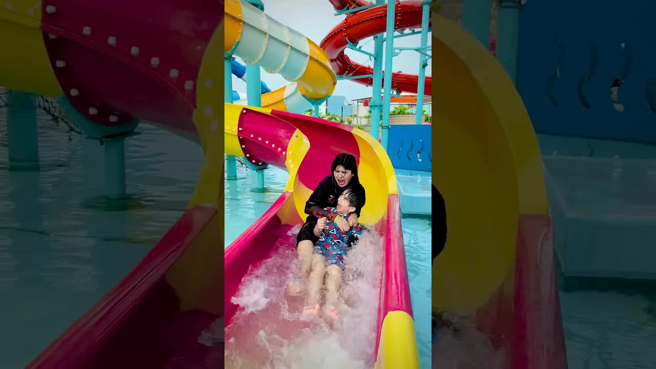 Water Park Slide Ka Maza aur Behen Ka Darr