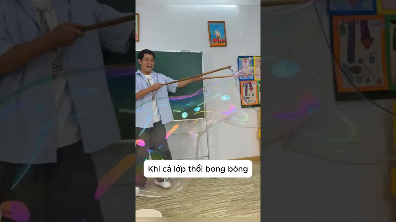Trò chơi bong bóng hài hước trong lớp học